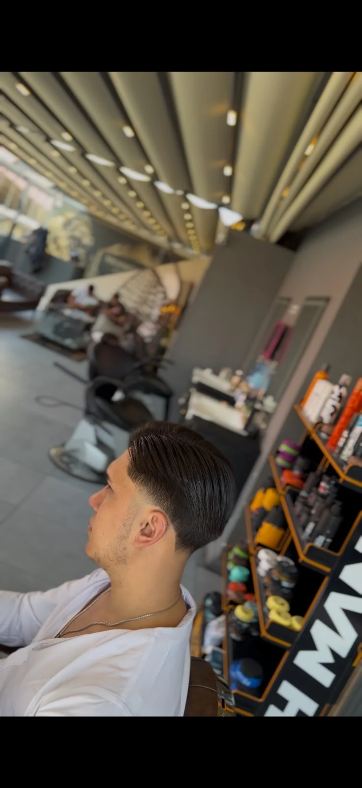 Kesim sonrası modern erkek saç modeli